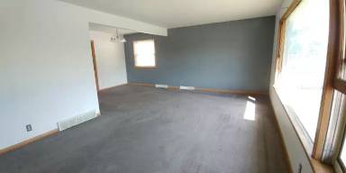 Main picture of 7632 W Congress St