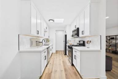 Main picture of 1185 Myra Ave