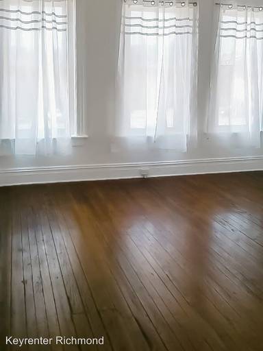 Main picture of 106 E Marshall St
