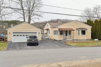 Main picture of 120 Chauncey Ave