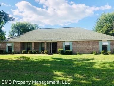 Main picture of 604 Seminole Dr