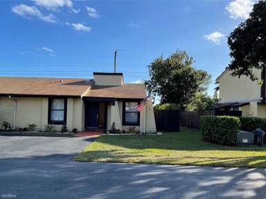 Main picture of 12716 SW 71st Ter