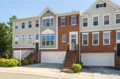 Main picture of 204 Kirkeenan Cir