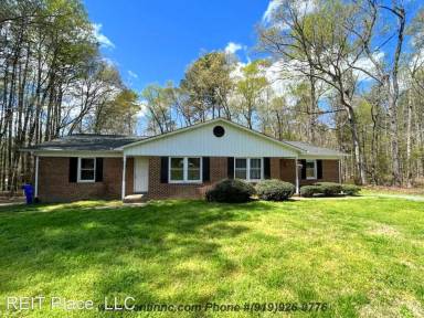Main picture of 707 Old Fayetteville Rd