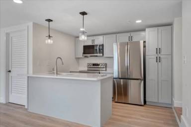 Main picture of 528 E Cleveland Ave