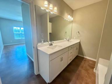 Main picture of 818 State Highway 110 S