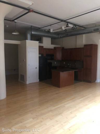 Main picture of 5766 Trumbull St