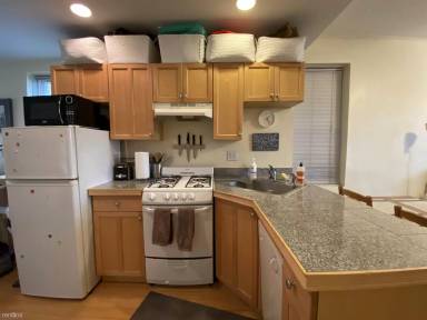 Main picture of 70 Joy St