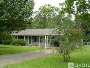 Main picture of 212 Thomas Dr
