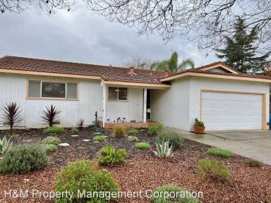 Main picture of 786 La Alondra Way