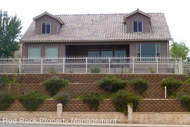 Main picture of 683 Crystal Dr