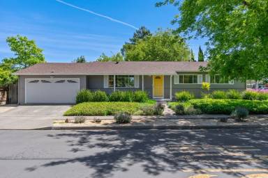 Main picture of 2211 Carol Dr