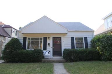 Main picture of 119 S 77th St