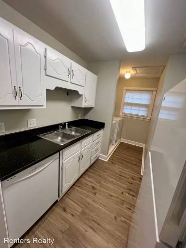 Main picture of Epworth Dr NE