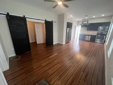 Main picture of 31 1st St