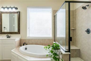 Main picture of 3636 Oakstone Dr