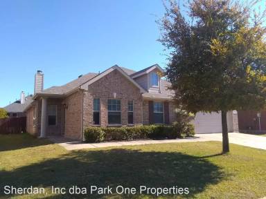 Main picture of 2401 Morning Dew Dr