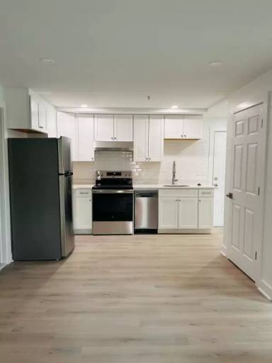 Main picture of 169 Merrimack St