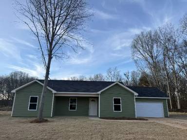 Main picture of 18 Lyla Ln