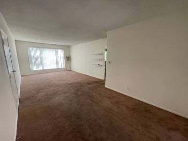 Main picture of 1347 N Poinsettia Pl