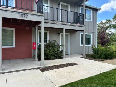 Main picture of 1977 Skypark Dr