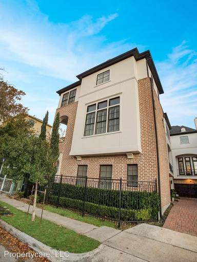 Main picture of 306 W Bell St
