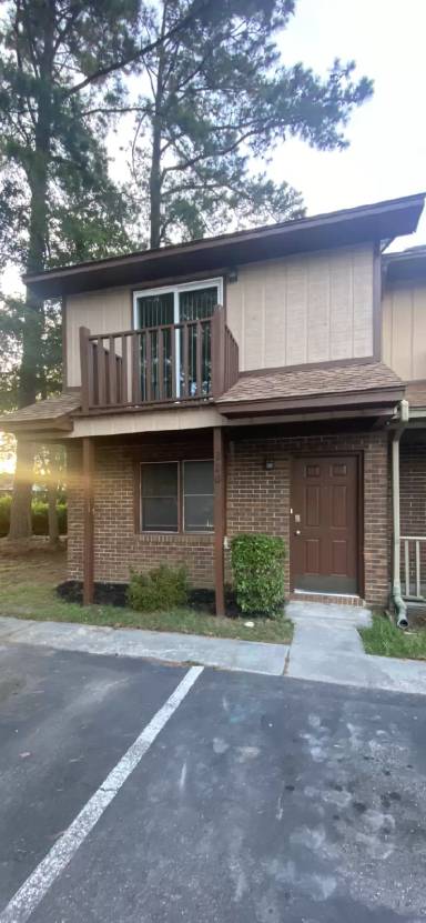 Main picture of 220 Waccamaw Village Dr
