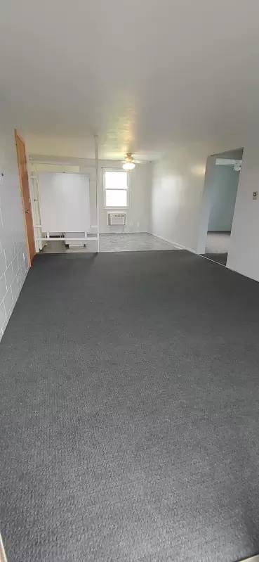 Main picture of 1 Golf Rd