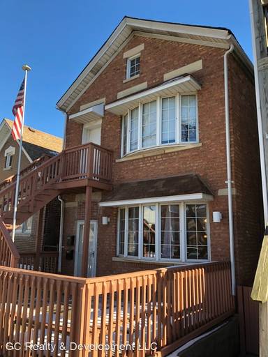 Main picture of 3629 S Lowe Ave