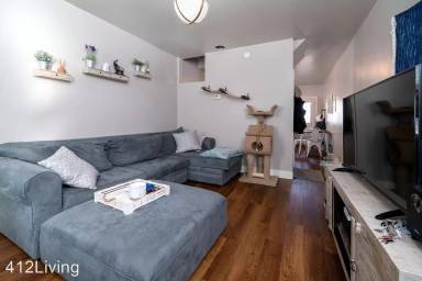 Main picture of 2831 1/2 Mary St