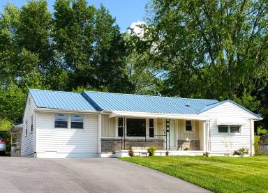 Main picture of 344 Elmhurst Dr