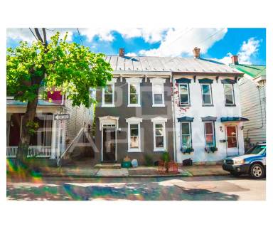 Main picture of 400 N Bedford St