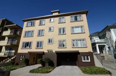 Main picture of 451 Lee St