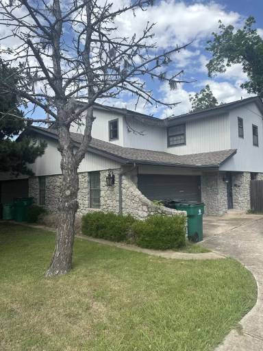 Main picture of 3612 N Drexel Blvd