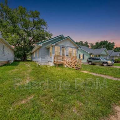 Main picture of 1308 E Taylor St