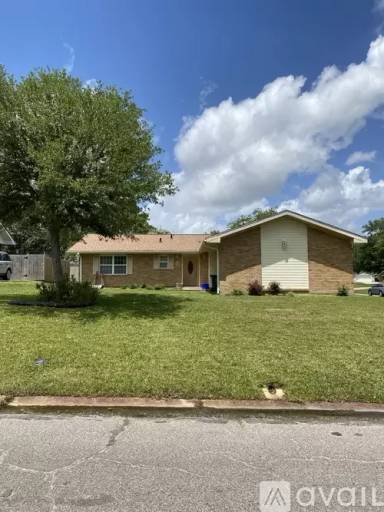 Main picture of 15250 Royal St