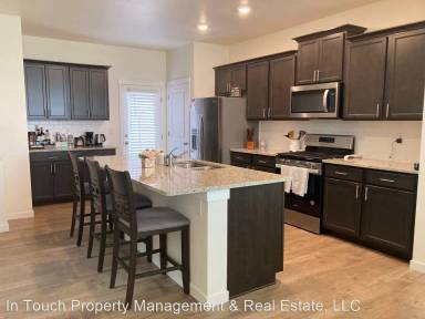 Main picture of 739 N Quemoy St