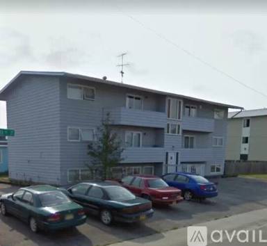 Main picture of 310 W 33rd Ave
