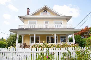 Main picture of 2003 4th Ave N