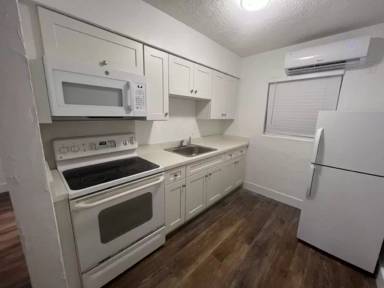 Main picture of 1821 Thomas St