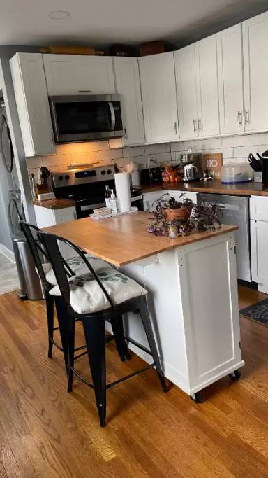 Main picture of 20 E Middle St