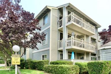 Main picture of 37168 Meadowbrook Cmn