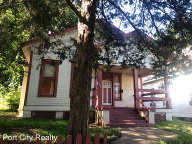 Main picture of 528 Egan St