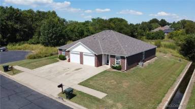 Main picture of 2709 Trailwood Dr