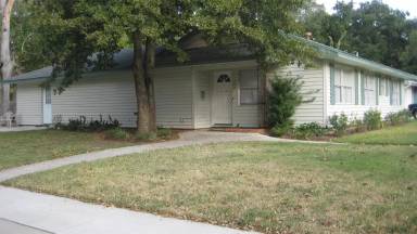 Main picture of 202 Caladium St