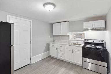 Main picture of 1227 E 38th St
