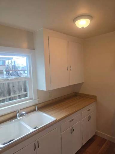 Main picture of 420 Madison St