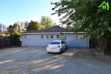 Main picture of 10 Th St