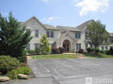 Main picture of 134 Hiddenwood Dr