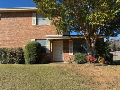 Main picture of 2713 Hurstview Dr